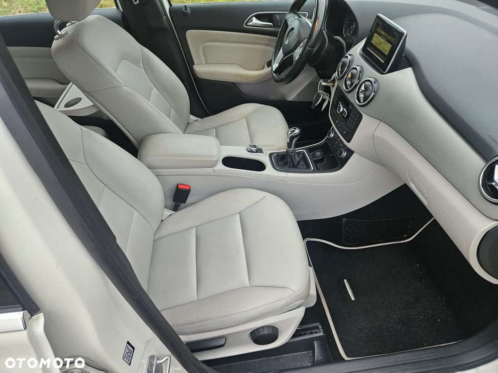 Mercedes-Benz Klasa B 180 BlueEFFICIENCY Edition Style - 20