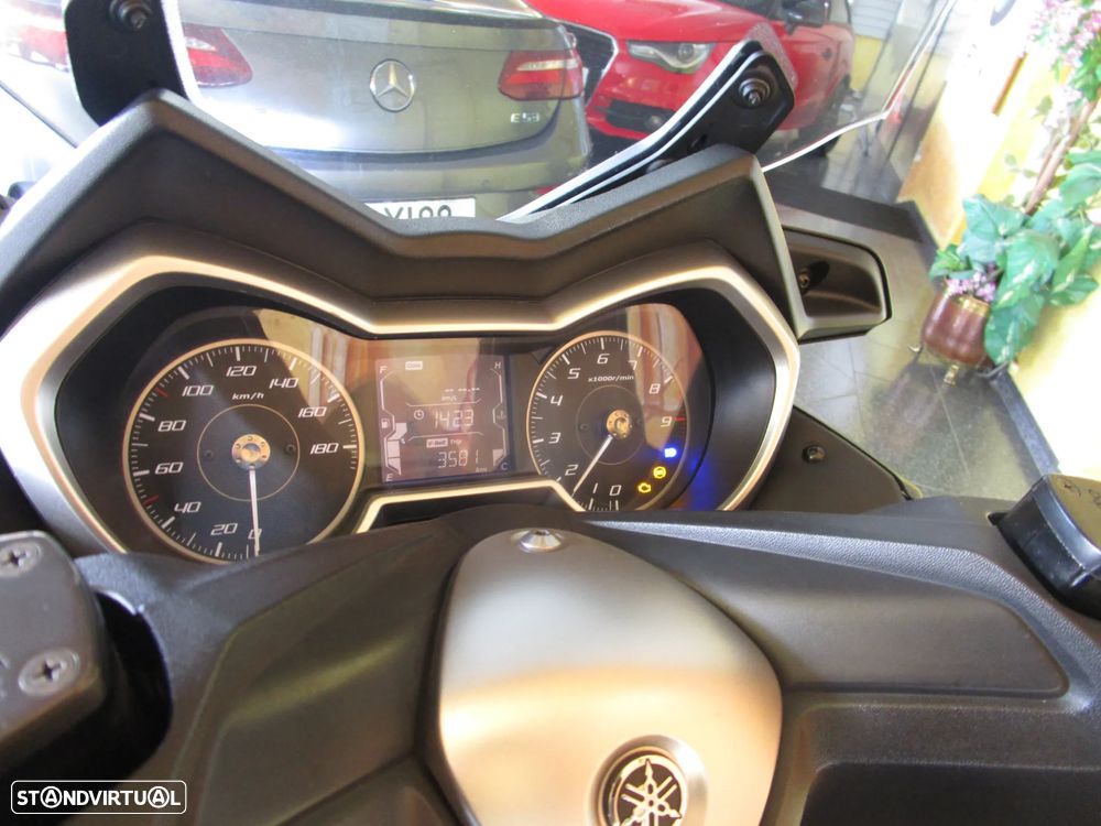 Yamaha X-Max - 7