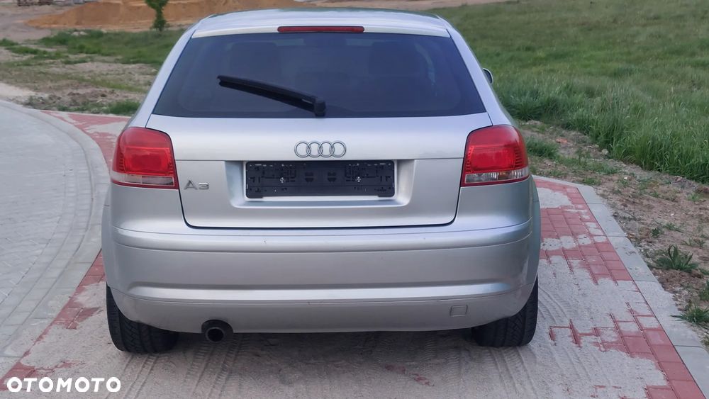 Audi A3 ver-1-6-fsi-attraction - 15