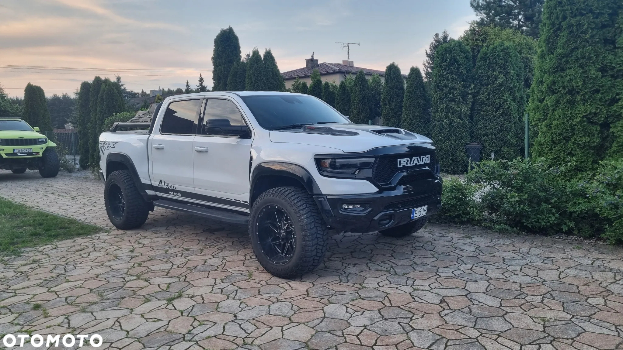 Dodge RAM TRX - 3