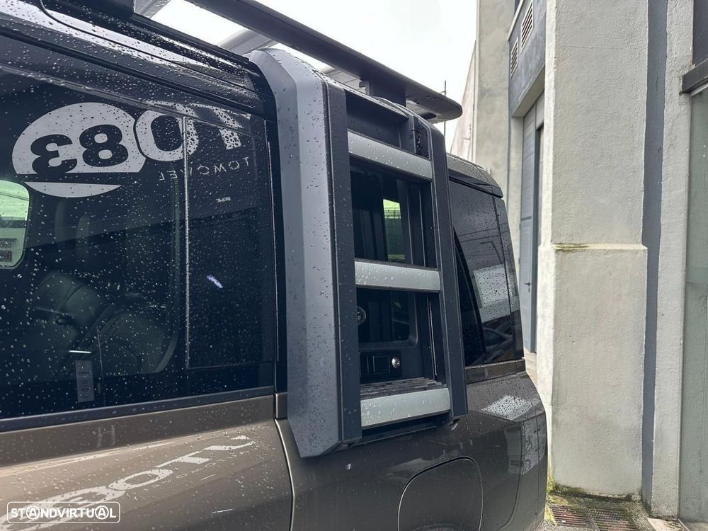 Land Rover Defender 2.0 P400e 110 AWD - 5
