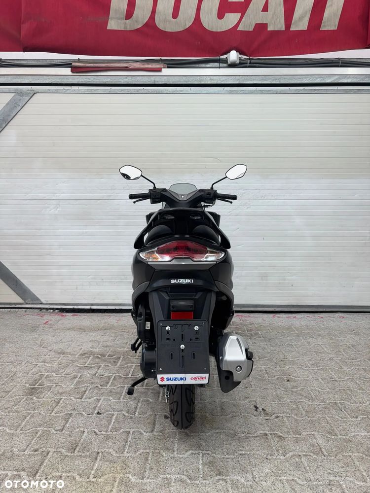 Suzuki Burgman - 33