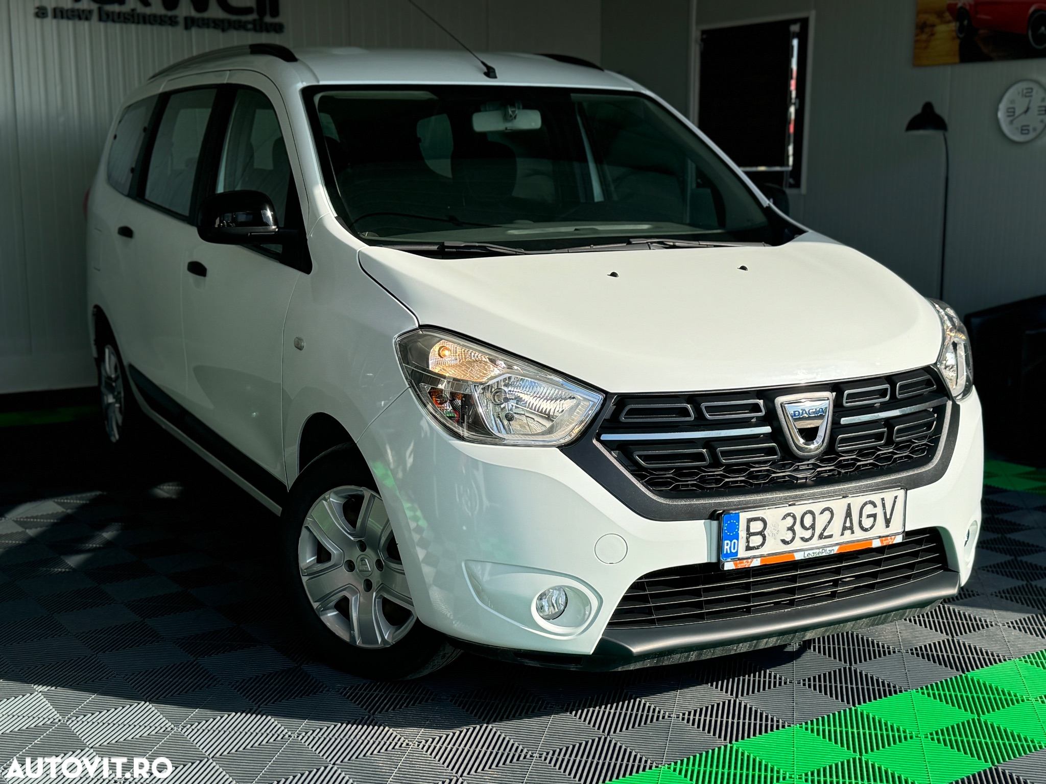 Dacia Lodgy 1.5 Blue dCi Laureate - 4