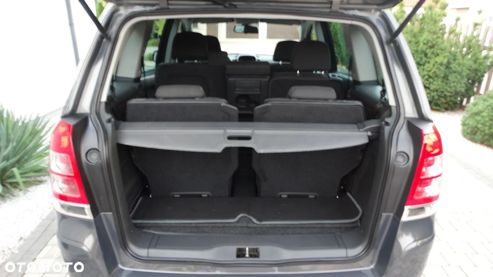 Opel Zafira 1.8 Cosmo - 9