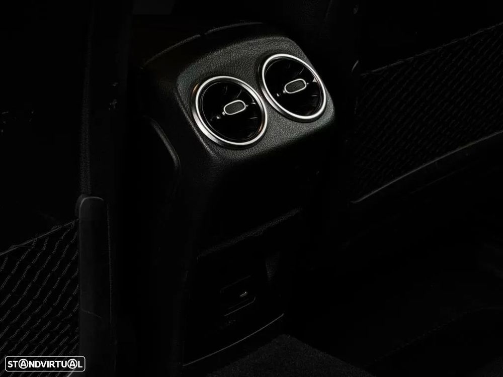 Mercedes-Benz CLA 180 - 41