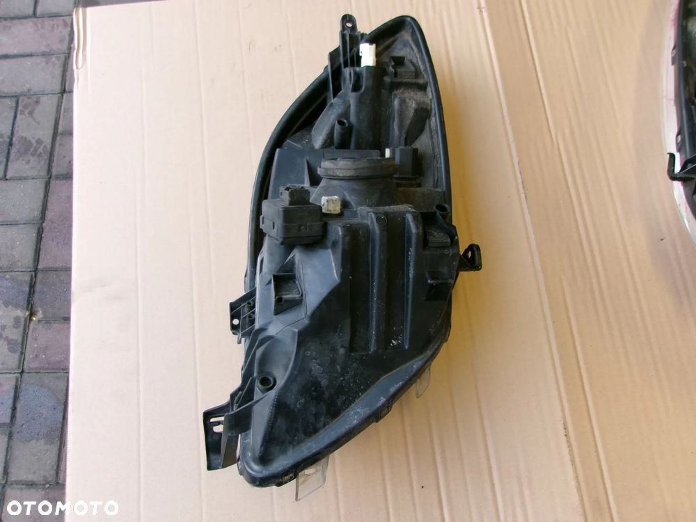 LAMPA PRZÓD PRAWA LEWA TOYOTA YARIS II  05-09 - 4