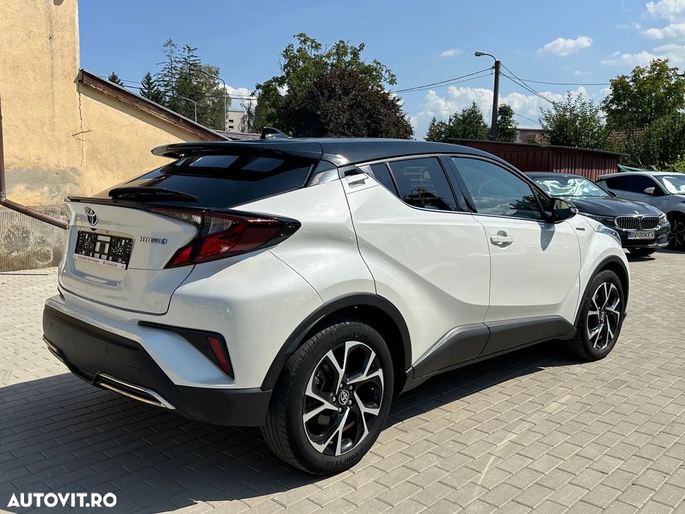 Toyota C-HR 2.0 HSD 184 CP 4x2 CVT Classy Bi-Tone - 11