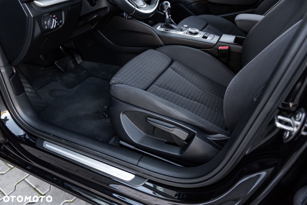 Audi A3 Sportback 2.0 TDI quattro S tronic design - 19