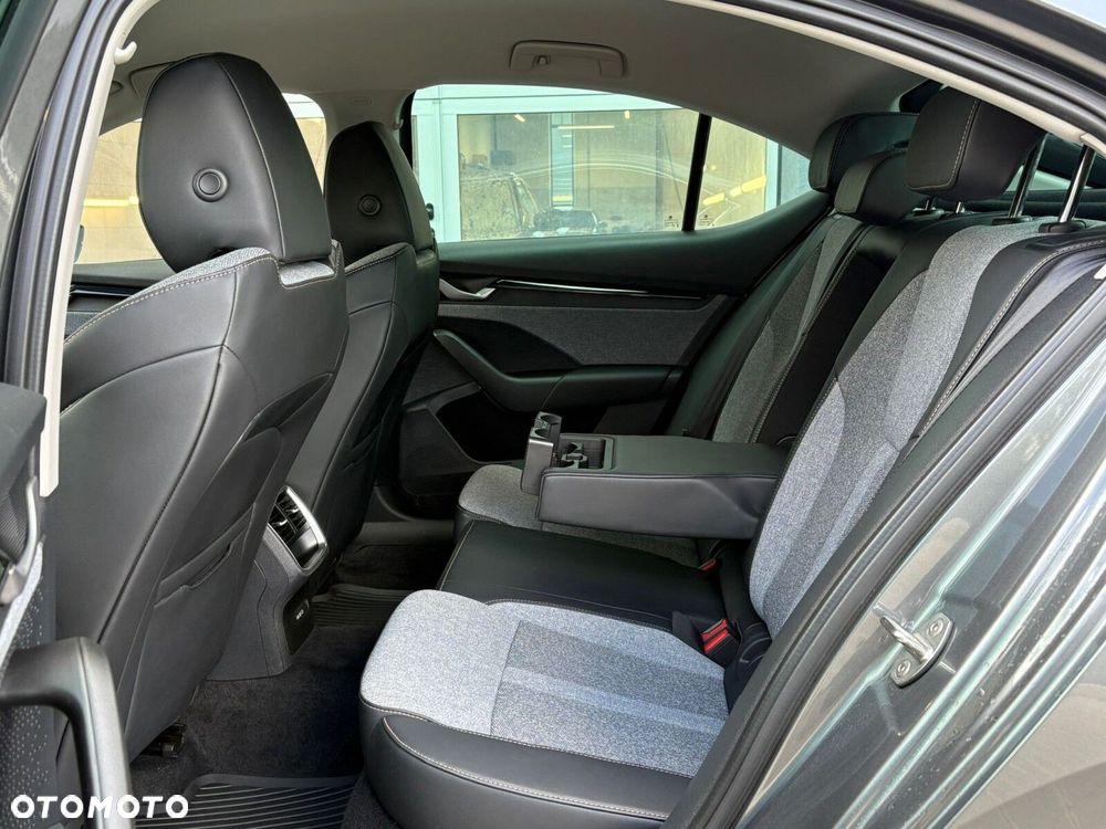 Skoda Octavia 2.0 TDI Selection DSG - 16
