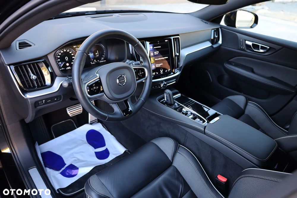 Volvo V60 T6 AWD Recharge Geartronic RDesign - 18