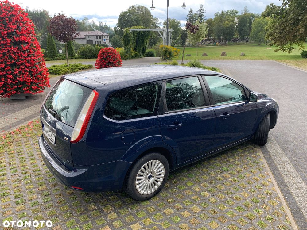 Ford Focus 1.6 TDCi Ambiente DPF - 9