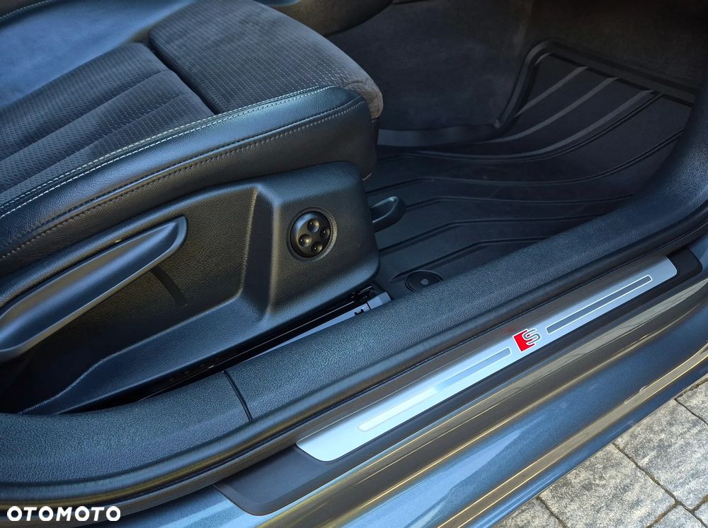 Audi A4 Avant 2.0 TDI S tronic quattro sport - 30
