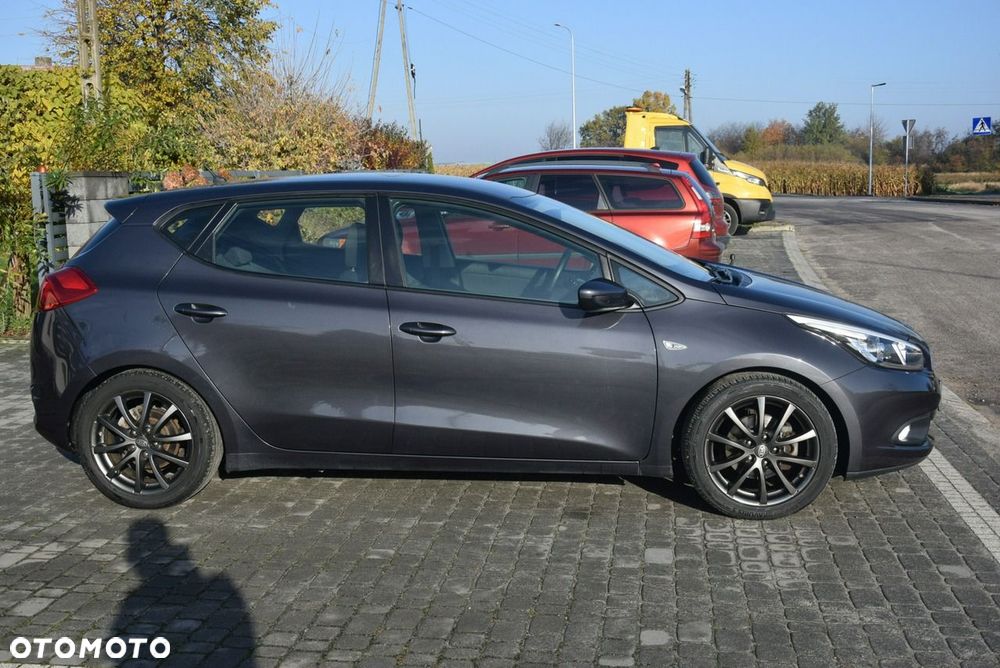 Kia Ceed 1.4 CVVT Attract - 11