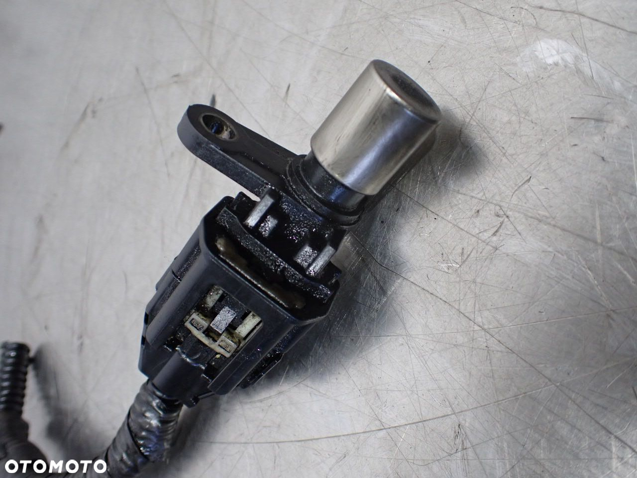 CZUJNIK POŁOŻENIA WAŁKA ROZRZĄDU TOYOTA AVENSIS T25 2.0D4D 82821-20410 - 2