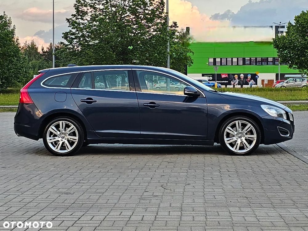 Volvo V60 D5 Geartronic Summum - 9