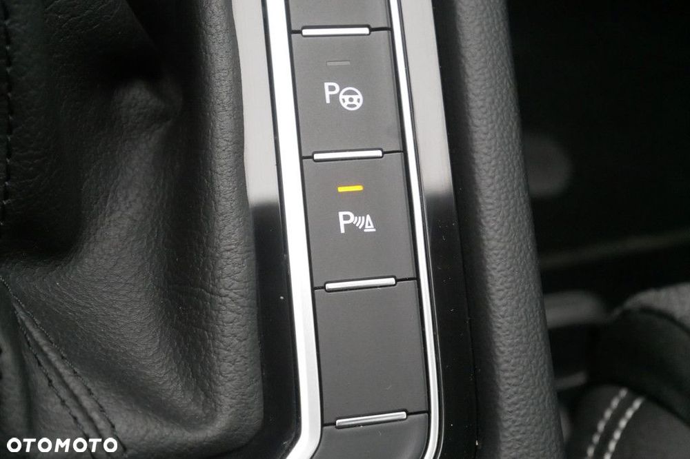Volkswagen Passat Variant 1.5 TSI EVO Business DSG - 19