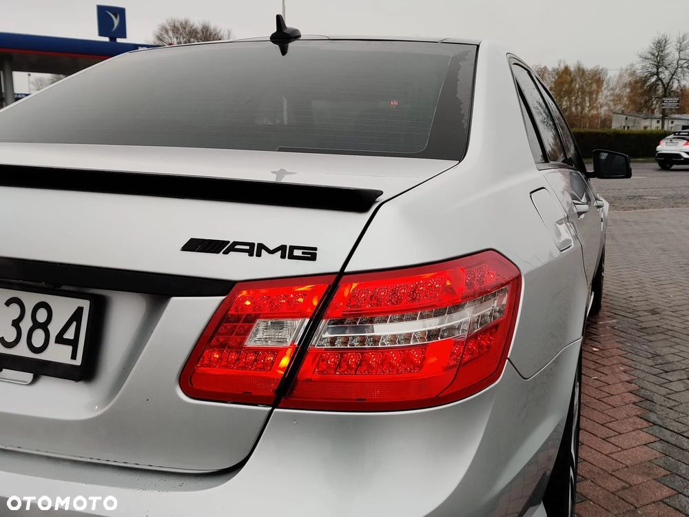 Mercedes-Benz Klasa E 63 AMG T AMG Speedshift 7G-MCT - 23