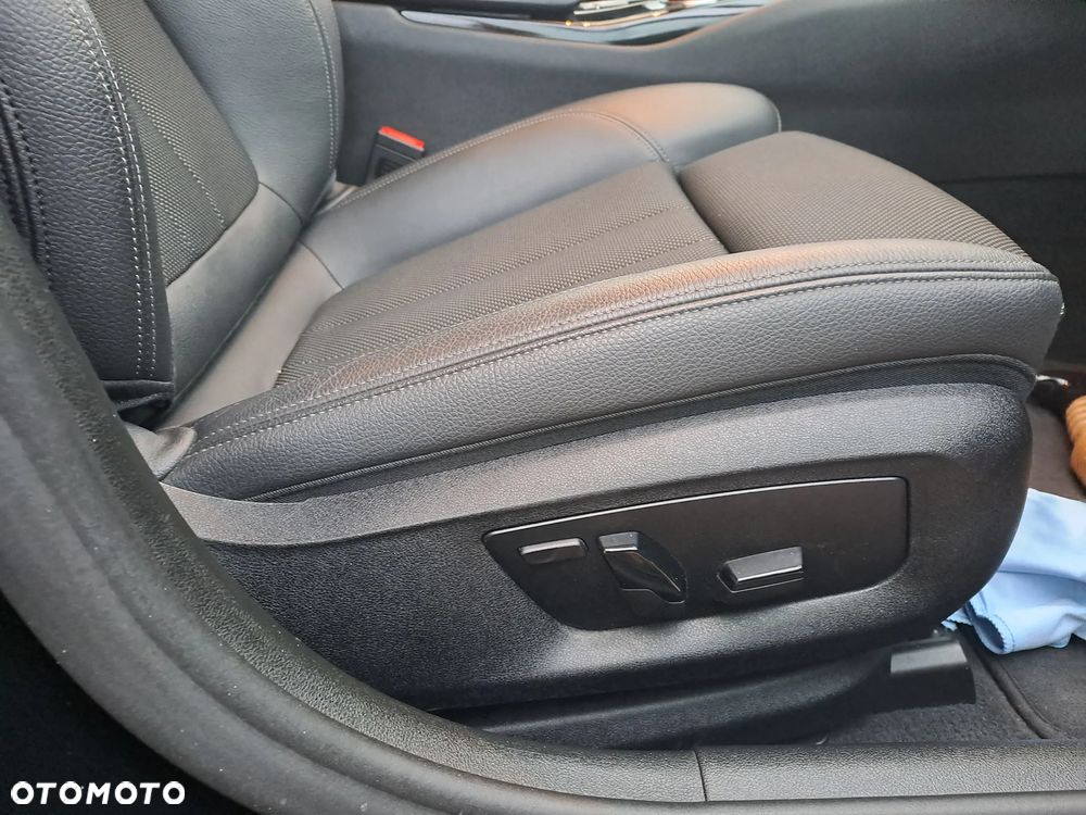 BMW Seria 5 530d xDrive Sport Line - 7