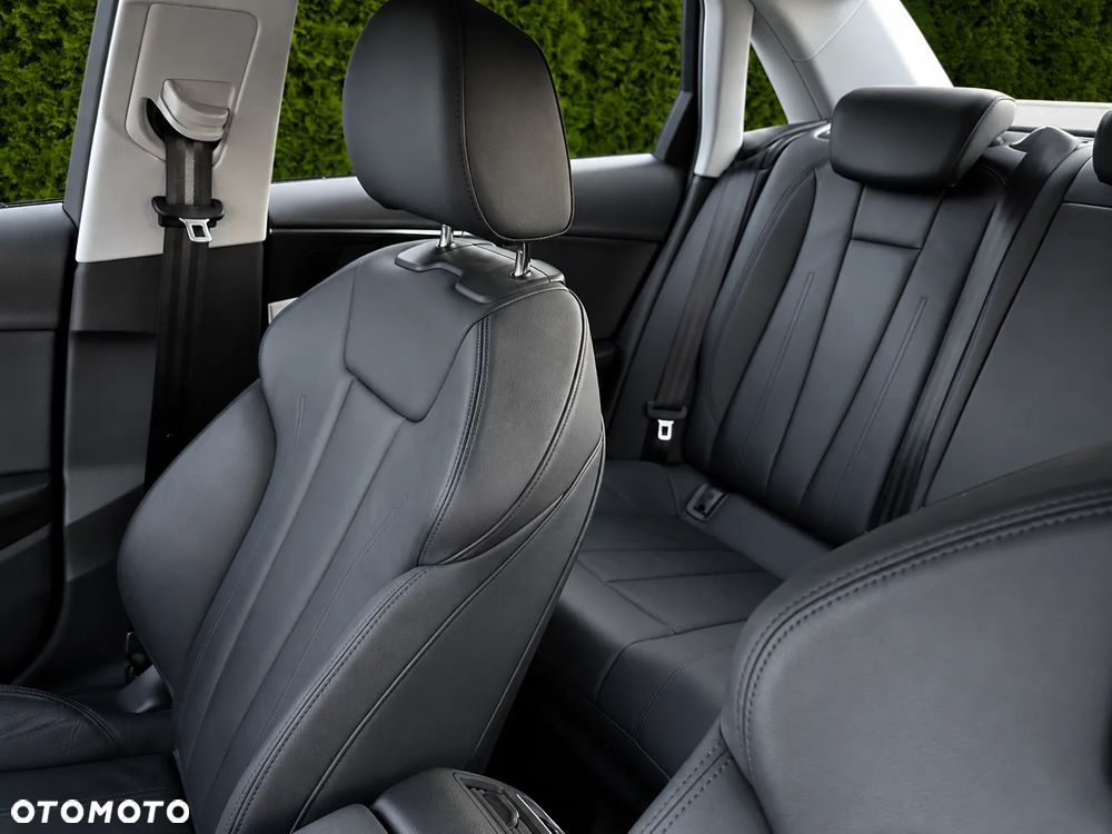 Audi A4 Limousine - 12