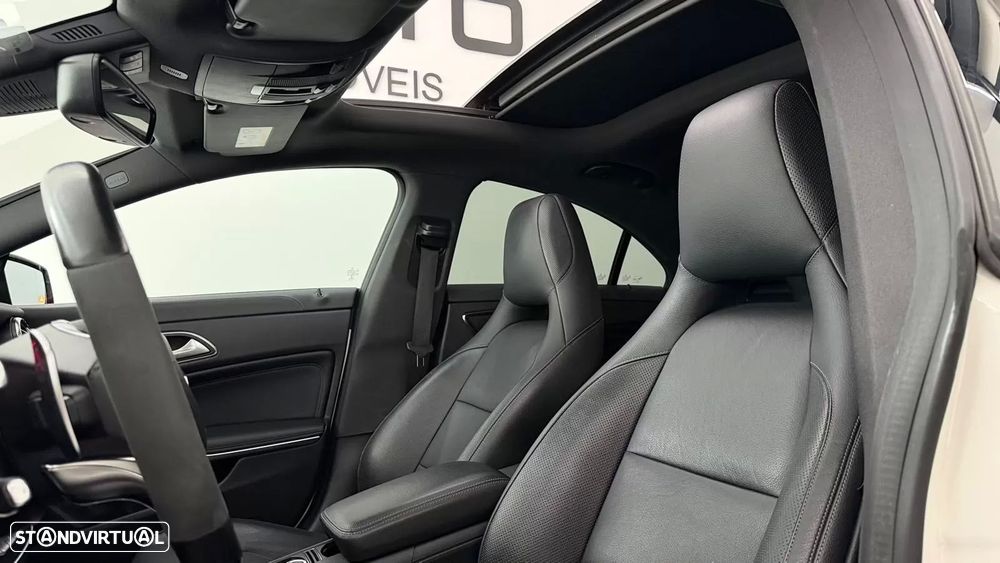 Mercedes-Benz CLA 45 AMG 4Matic 7G-DCT - 28