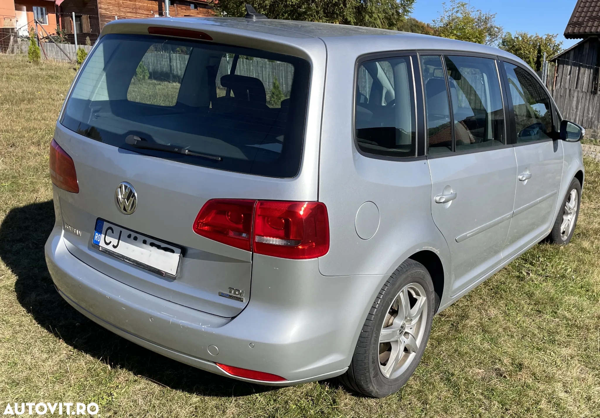 Volkswagen Touran 1.6 TDI BlueMotion Technology Comfortline - 9