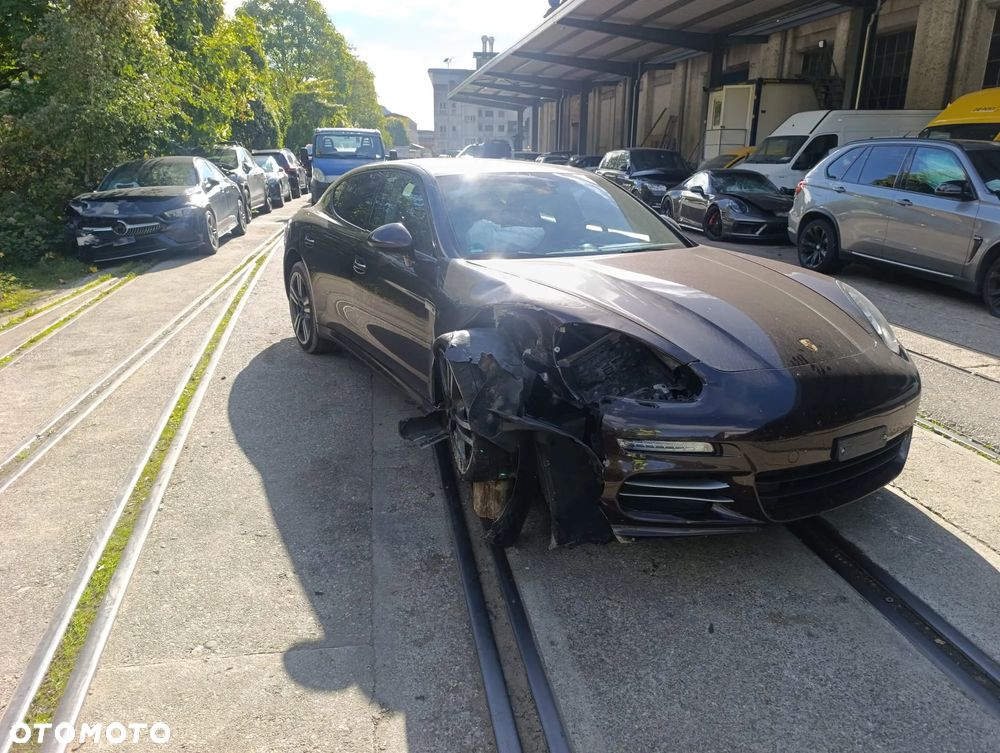 Porsche Panamera 4 - 5