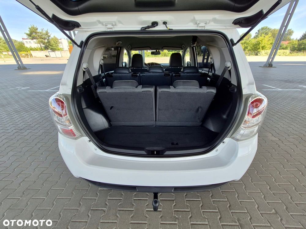 Toyota Verso 1.8 Prestige 7os - 12