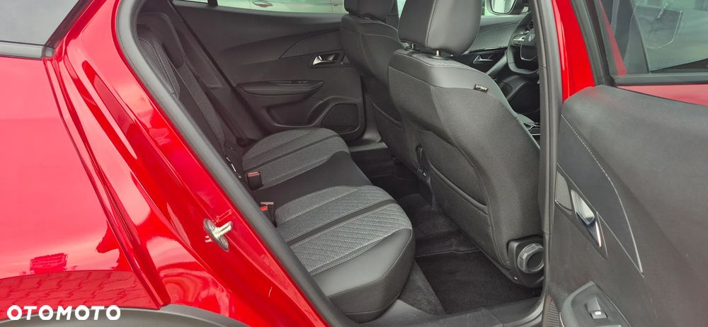 Peugeot 2008 PureTech 130 Allure S&S EAT8 - 30