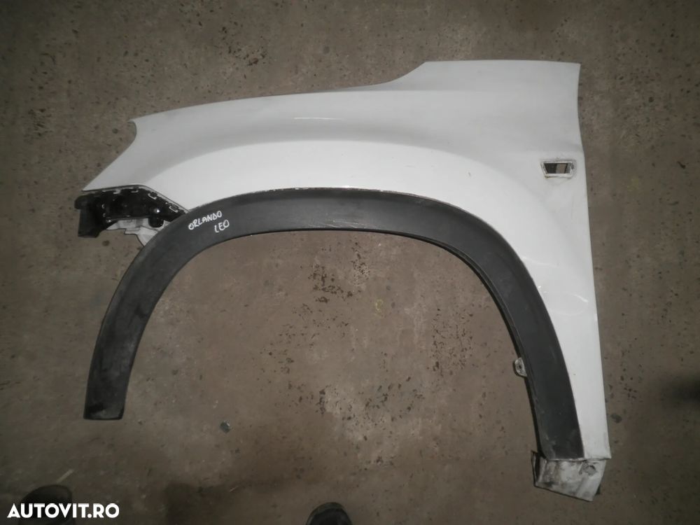 Aripa cu bandou stanga / dreapta fata Chevrolet Orlando