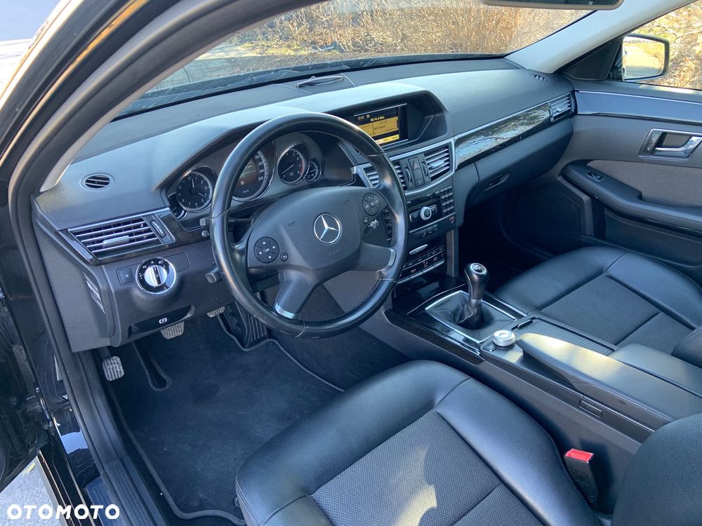 Mercedes-Benz Klasa E 200 CGI BlueEffICIENCY - 20