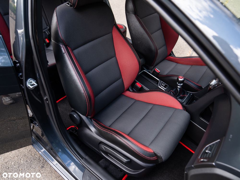 Hyundai i30 1.6 GDI Turbo Sport - 30