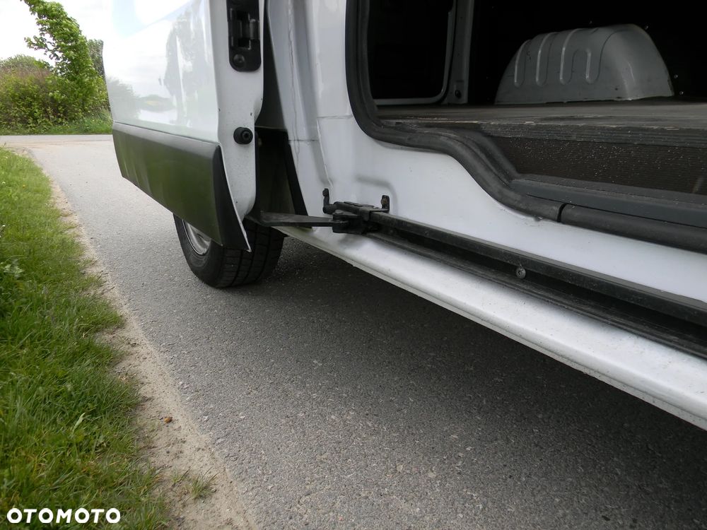 Opel Vivaro - 19
