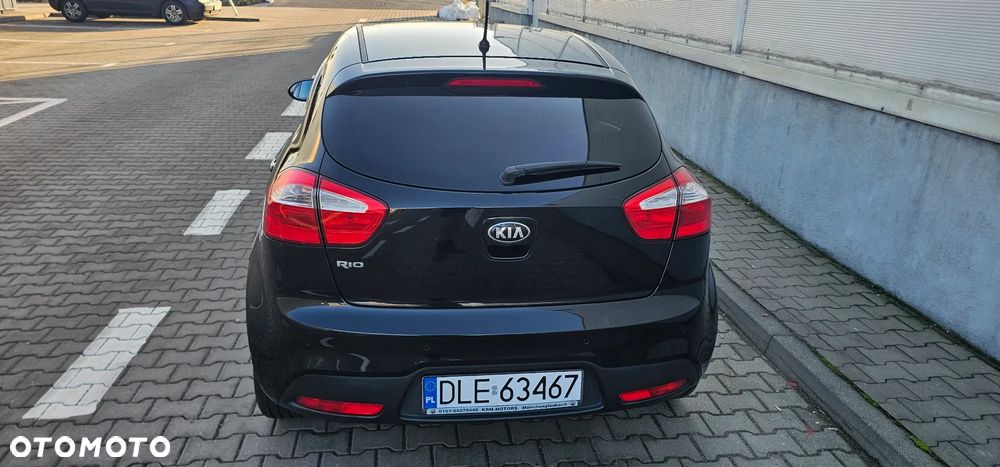 Kia Rio - 4