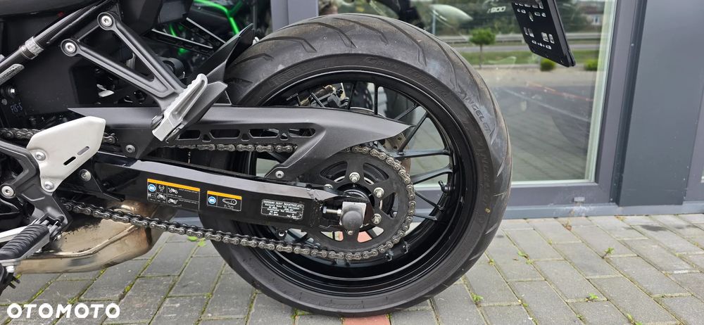 Kawasaki Z 900 RS - 38