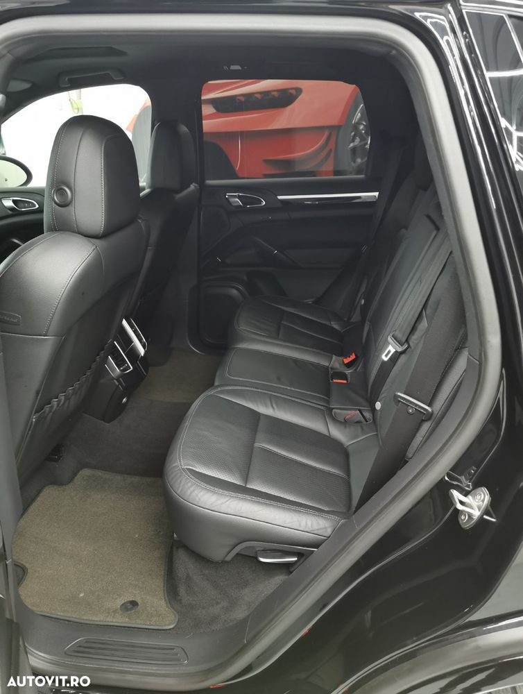 Porsche Cayenne - 7