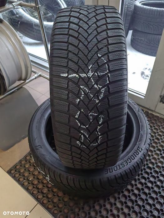 225/45R19 96V Bridgestone Blizzak LM005 para zima PZ52