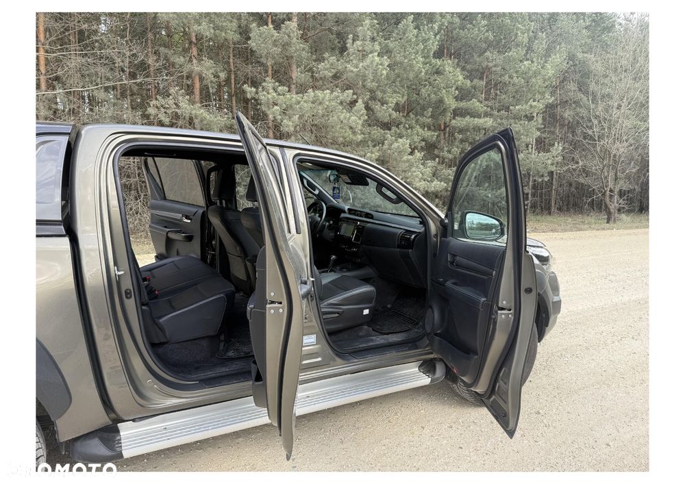 Toyota Hilux 2.8 D-4D Double Cab Invincible Sport 4x4 - 10