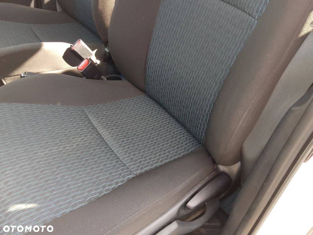 Toyota Yaris 1.33 Premium - 9