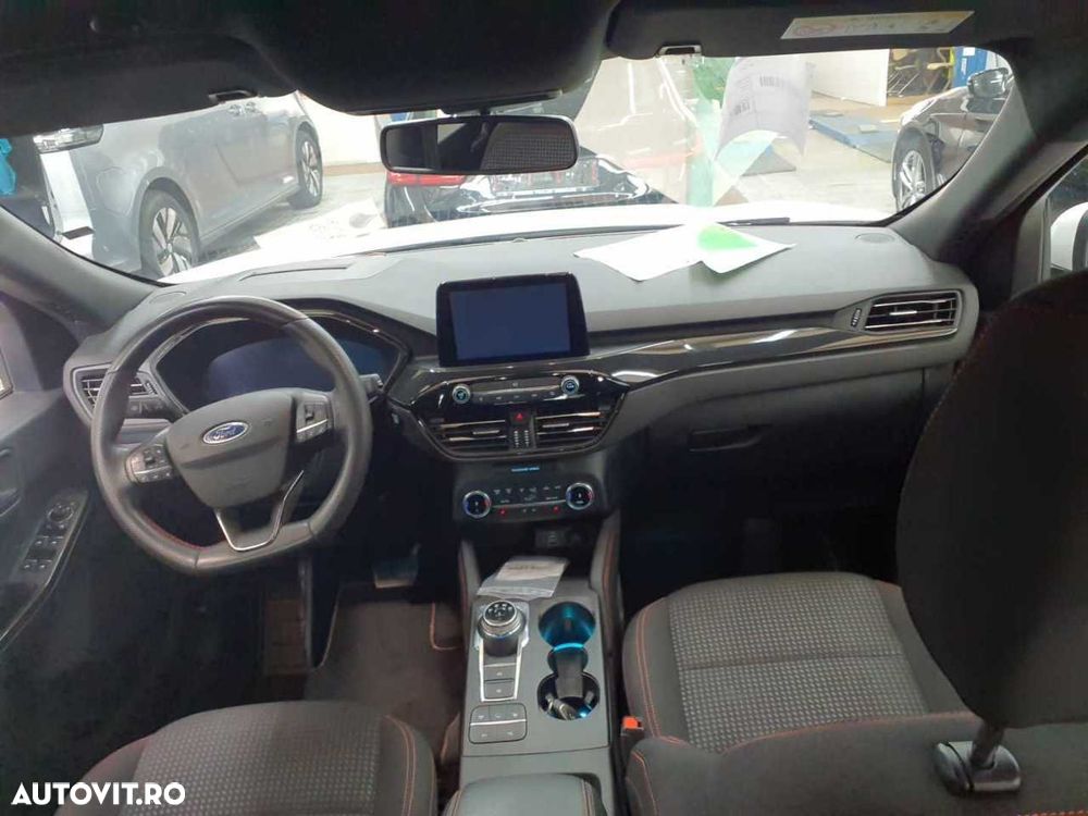 Ford Kuga 2.5 Duratec PHEV ST-LINE - 6