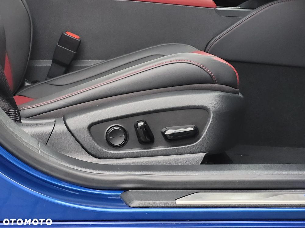 Lexus ES 300h F Sport Edition - 16