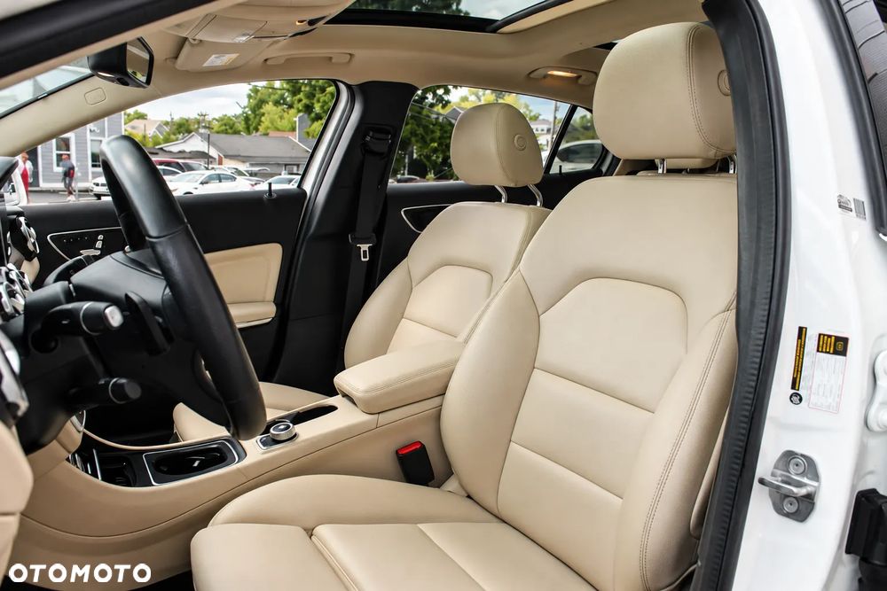 Mercedes-Benz GLA 250 4Matic 7G-DCT AMG Line - 15
