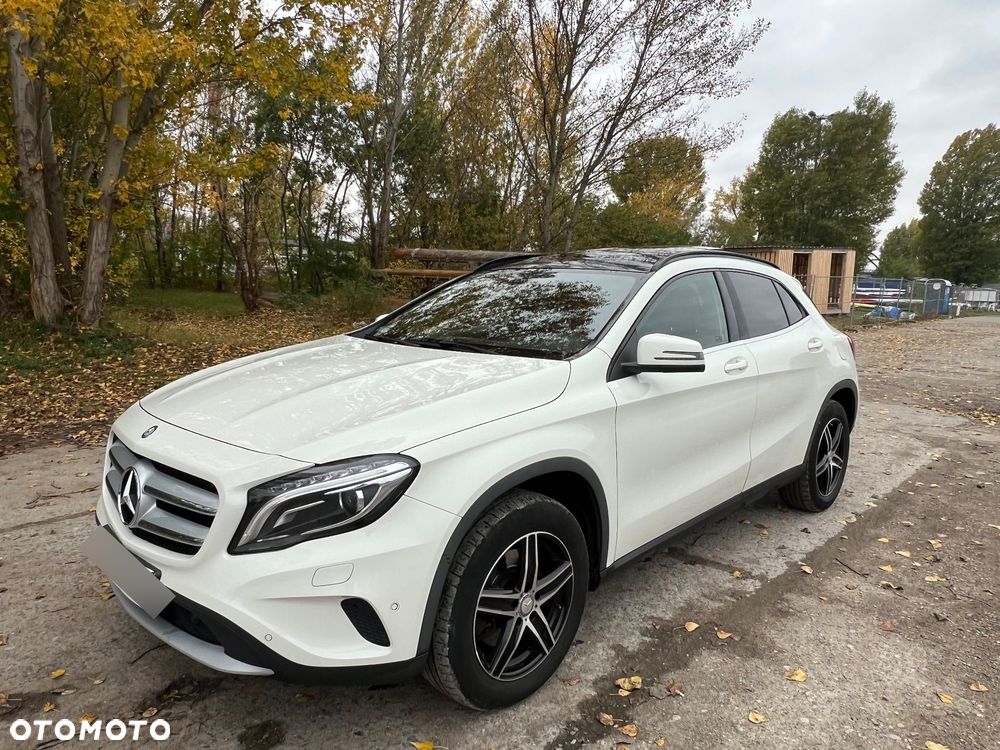 Mercedes-Benz GLA - 15