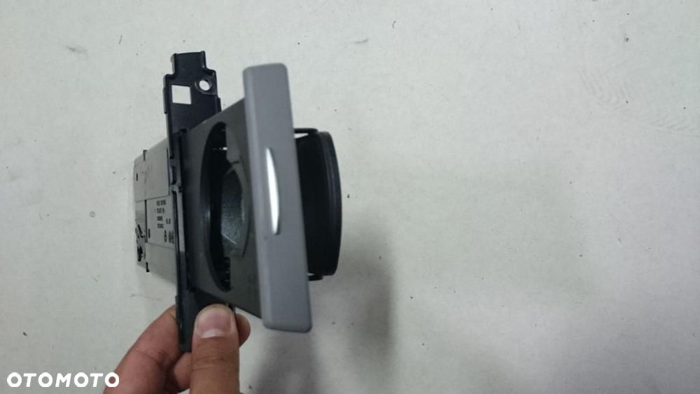 Uchwyt stojak na napoje kubki SZARY BMW 3 E92 E93 - 1