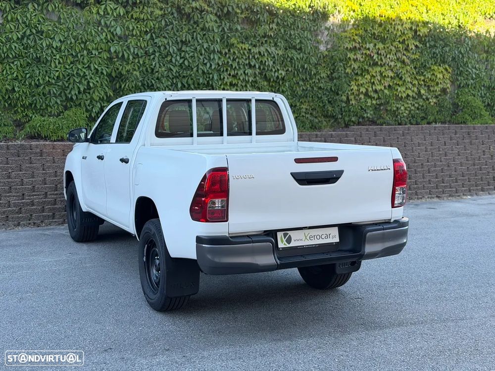 Toyota Hilux 2.4 D-4D CD 5L - 7