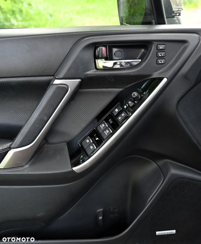 Subaru Forester 2.0 XT Platinum Lineartronic - 29