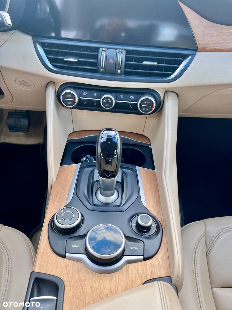 Alfa Romeo Giulia - 11