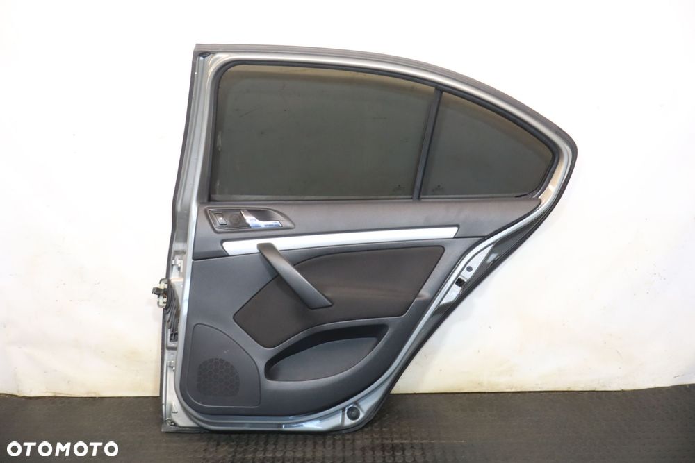 drzwi prawy tył - 7