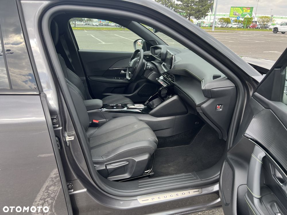 Peugeot 2008 PureTech 130 EAT8 GT Exclusive - 5