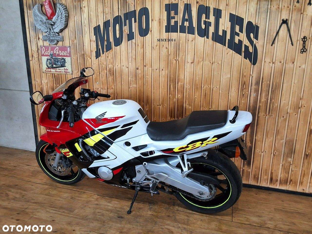 Honda CBR - 13