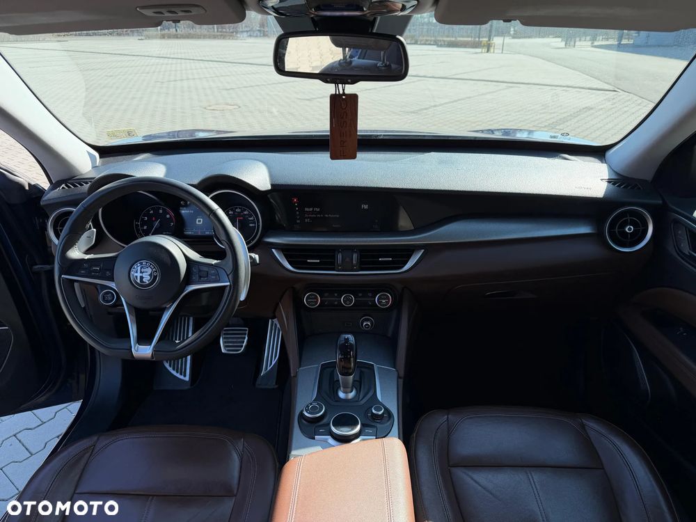 Alfa Romeo Stelvio 2.0 Turbo TI Q4 - 10
